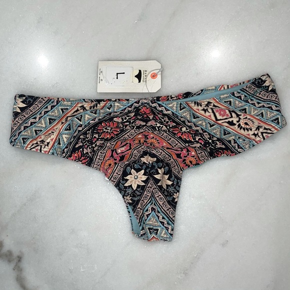 Billabong Set Blissed Out Reversible High Neck Set - Picture 8 of 8